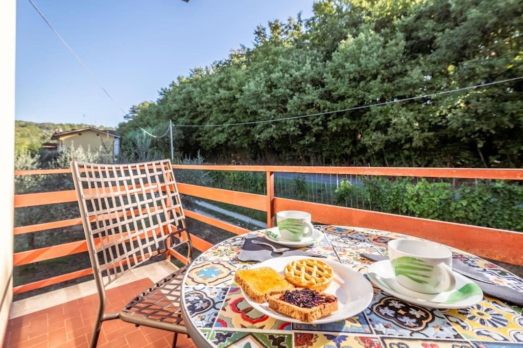 Appartamento Poggio Del Sole ลุคคา ภายนอก รูปภาพ