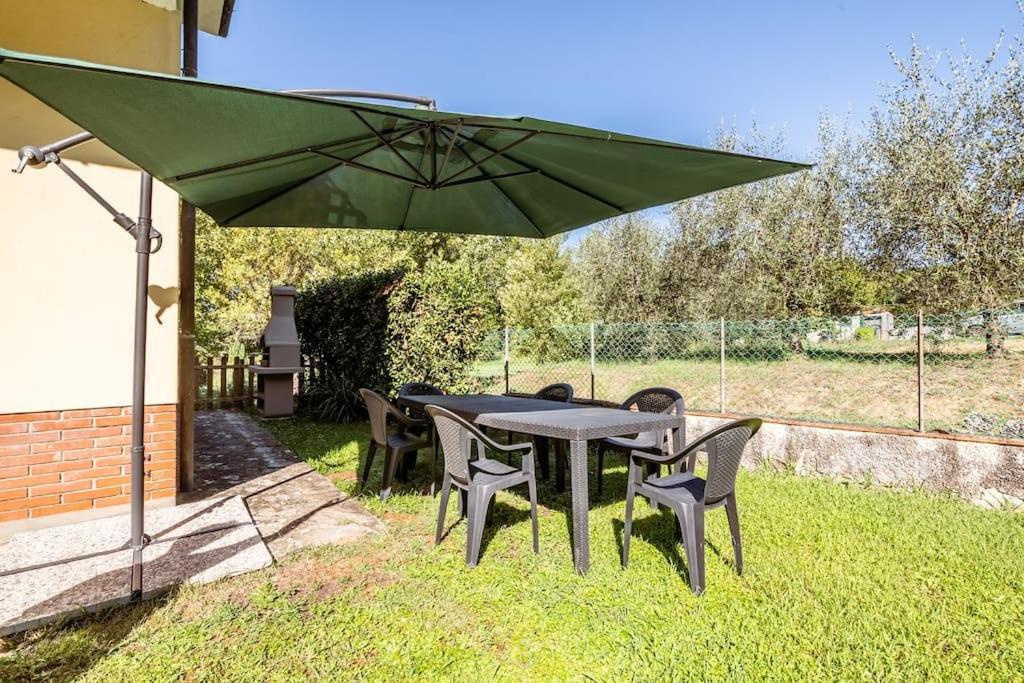 Appartamento Poggio Del Sole ลุคคา ภายนอก รูปภาพ